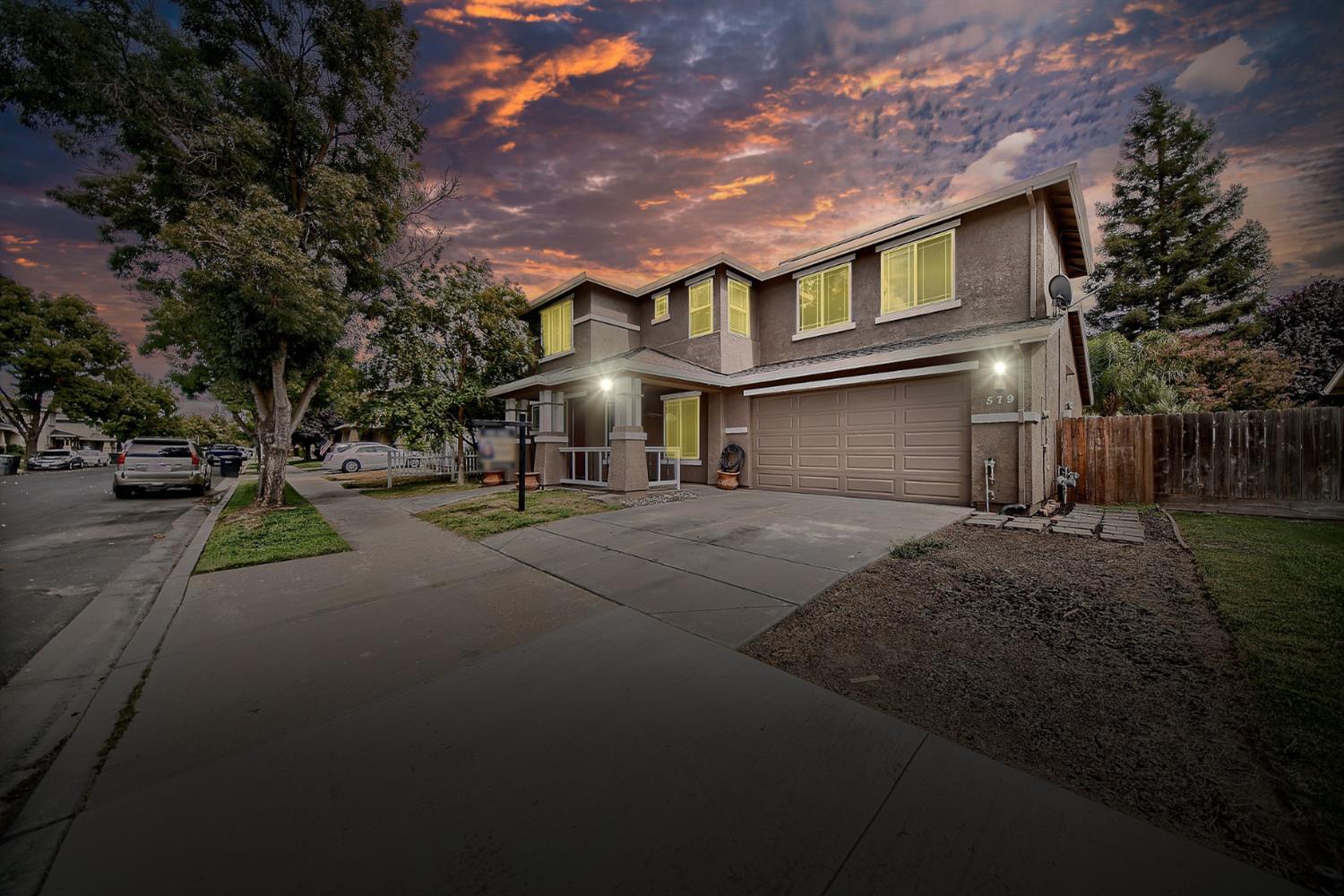 579 Almondcrest St, Oakdale, CA 95361