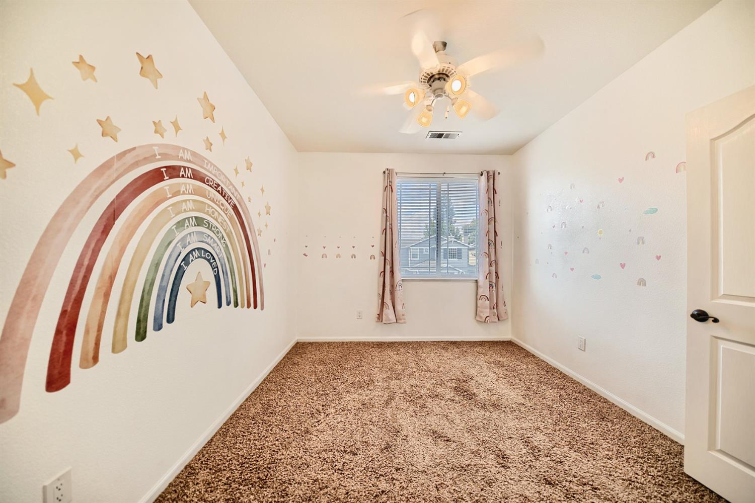 579 Almondcrest St, Oakdale, CA 95361