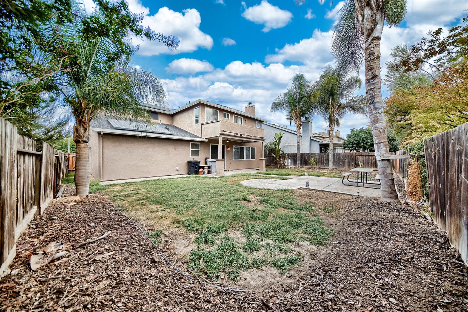 579 Almondcrest St, Oakdale, CA 95361