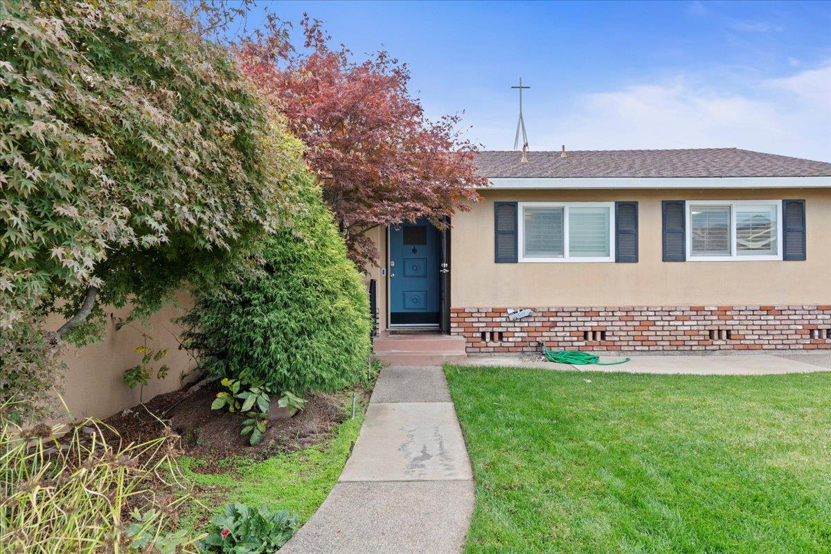 1515 Elizabeth, Escalon, CA 95320