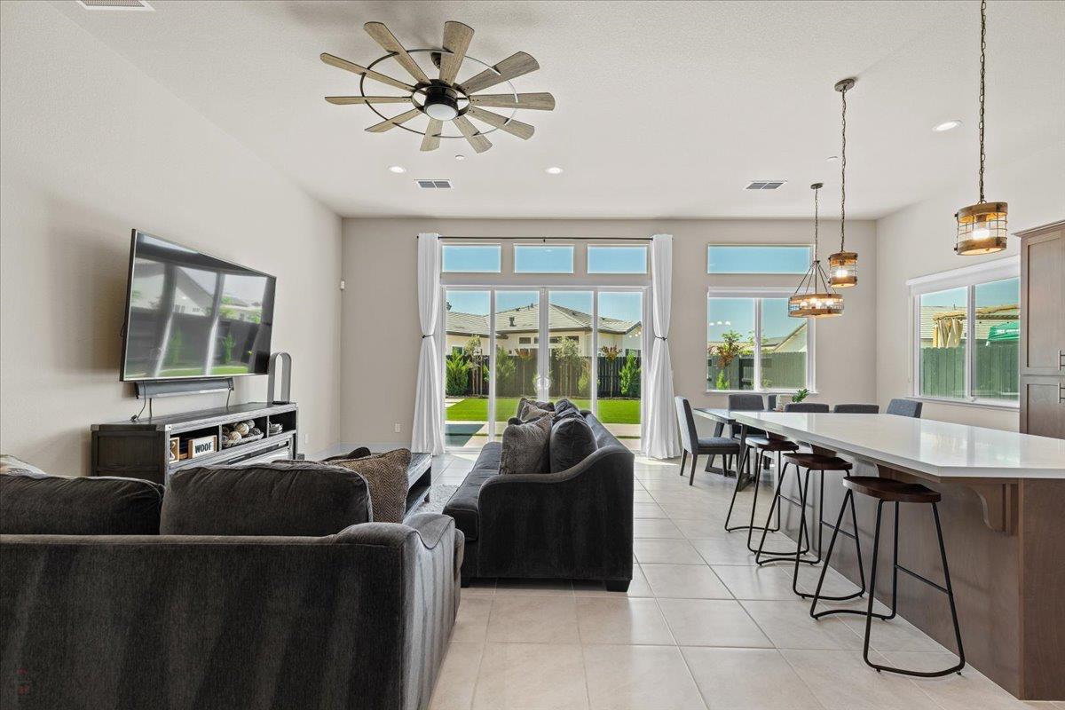 3715 N Berkeley Ave, Turlock, CA 95382