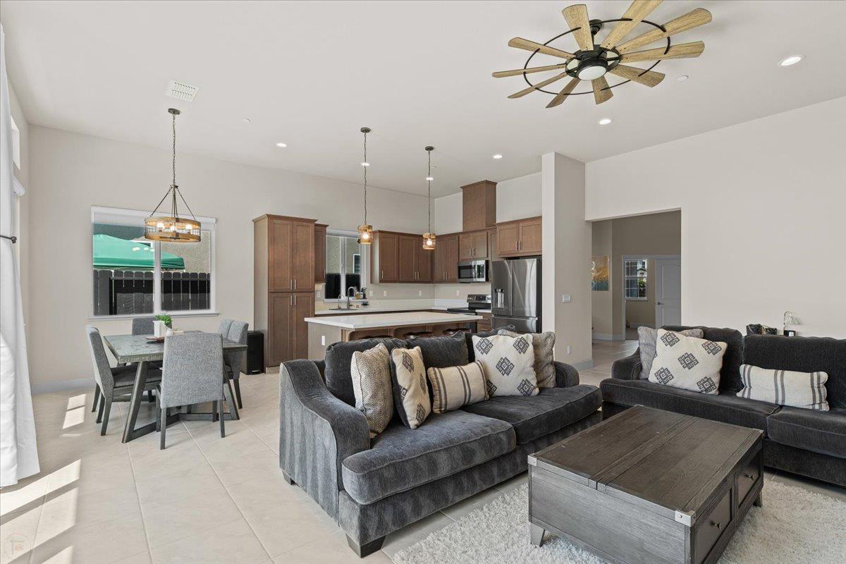 3715 N Berkeley Ave, Turlock, CA 95382