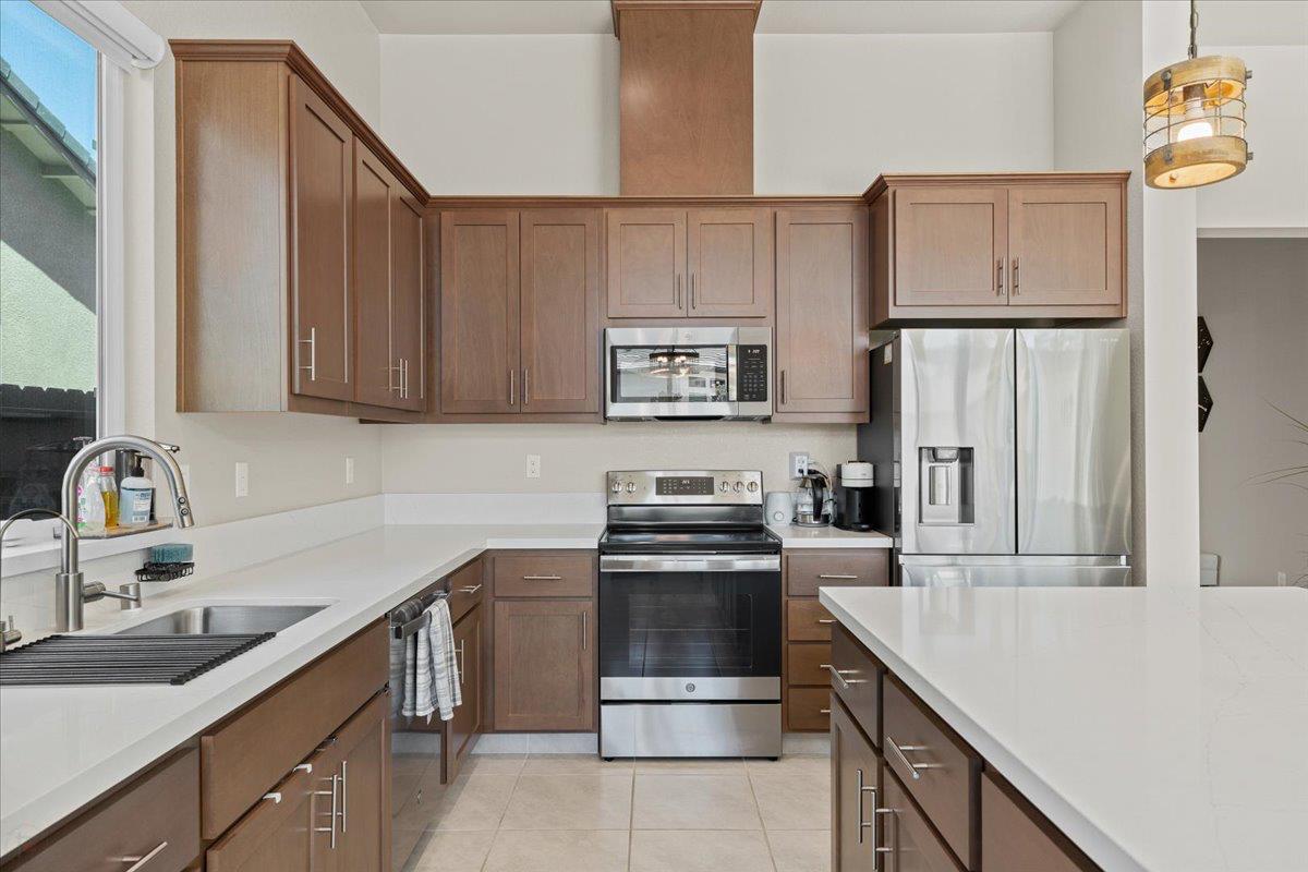 3715 N Berkeley Ave, Turlock, CA 95382