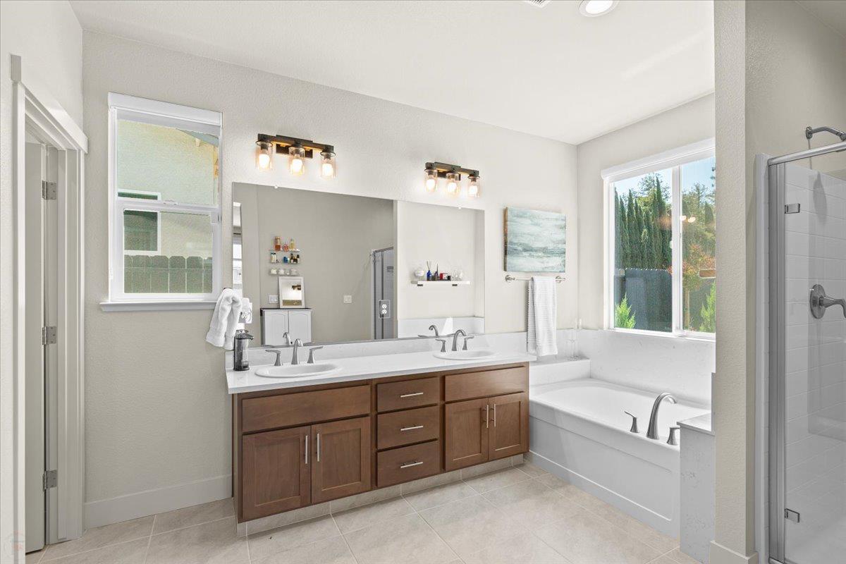 3715 N Berkeley Ave, Turlock, CA 95382