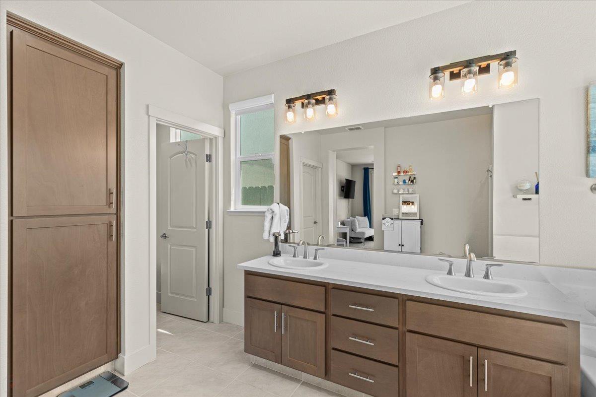 3715 N Berkeley Ave, Turlock, CA 95382