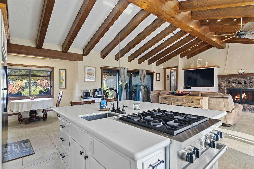 10722 Rawles Rd, Oakdale, CA 95361