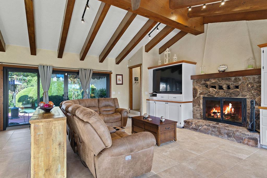 10722 Rawles Rd, Oakdale, CA 95361