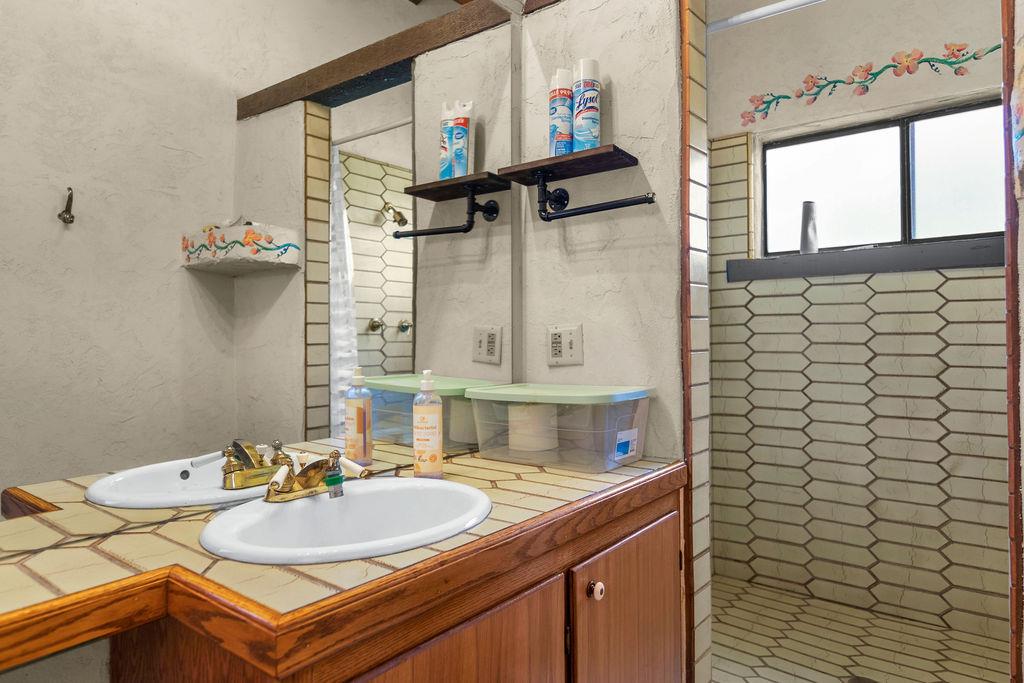 10722 Rawles Rd, Oakdale, CA 95361