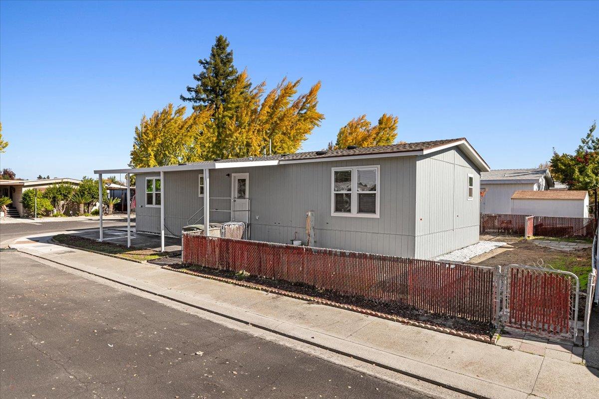 2128 Barrington Ln, Modesto, CA 95350