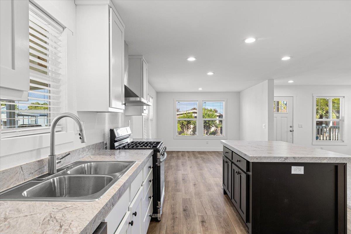 2128 Barrington Ln, Modesto, CA 95350