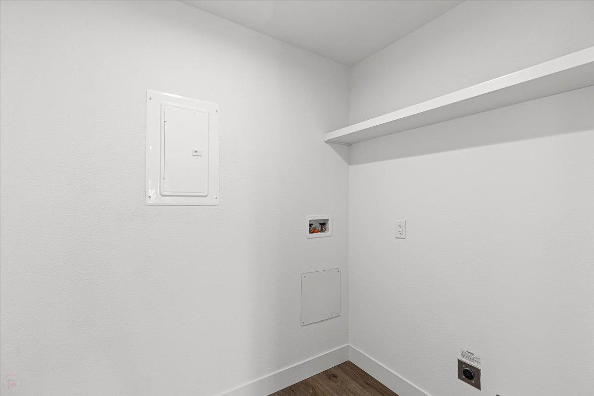 2128 Barrington Ln, Modesto, CA 95350