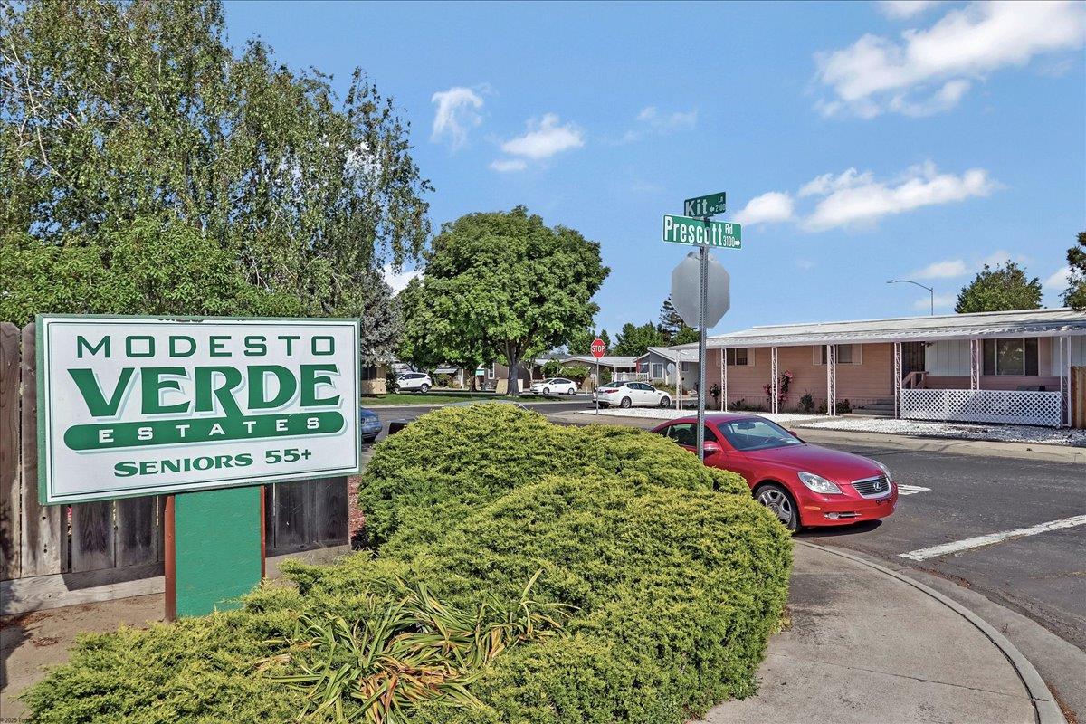 2128 Barrington Ln, Modesto, CA 95350