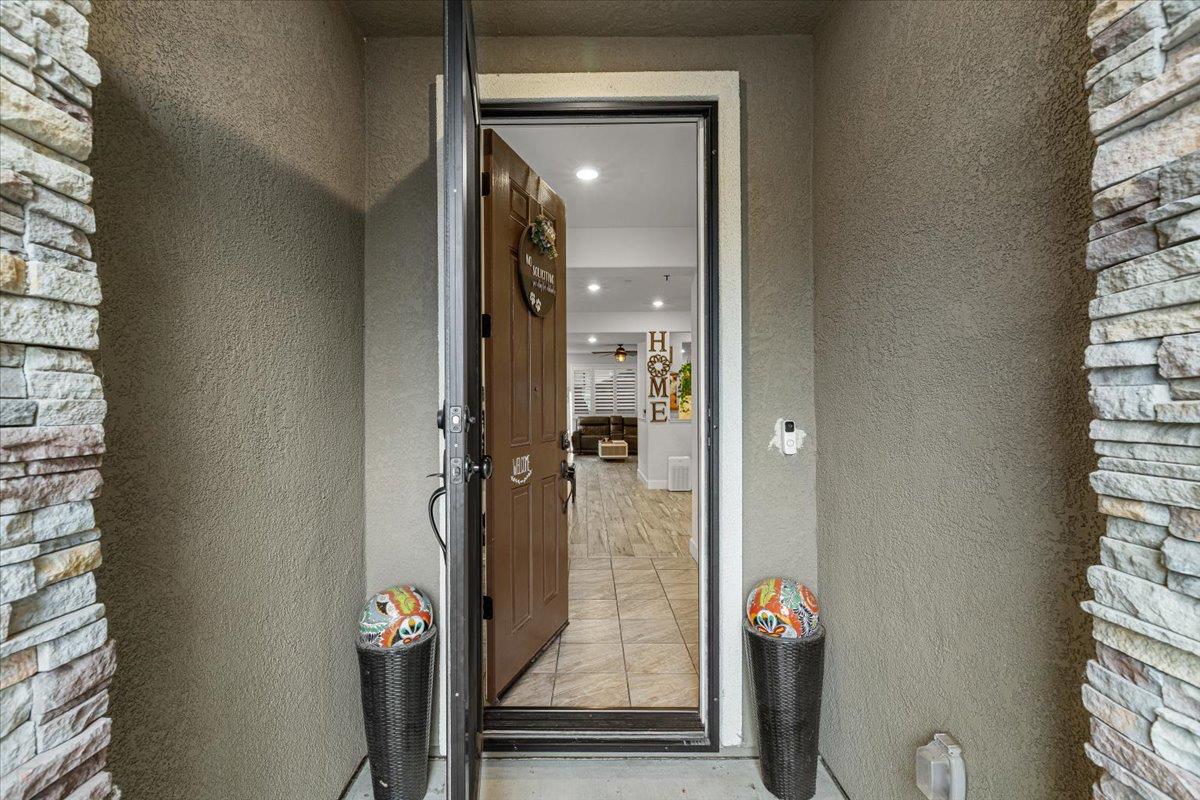 2147 Saffron Dr, Manteca, CA 95337