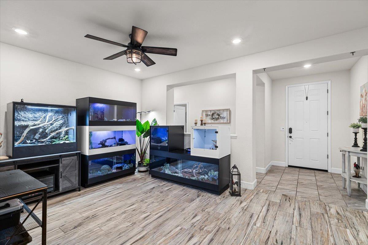 2147 Saffron Dr, Manteca, CA 95337