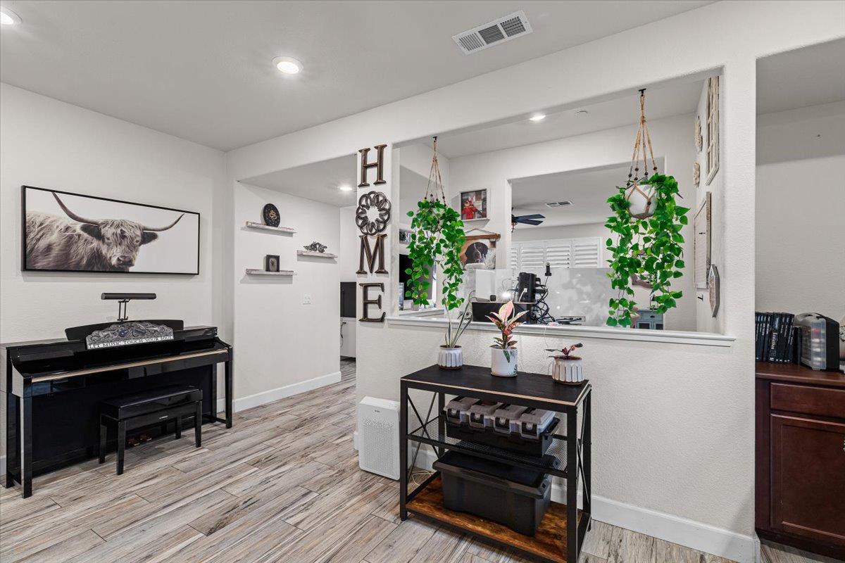 2147 Saffron Dr, Manteca, CA 95337