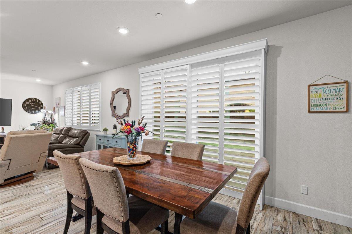 2147 Saffron Dr, Manteca, CA 95337