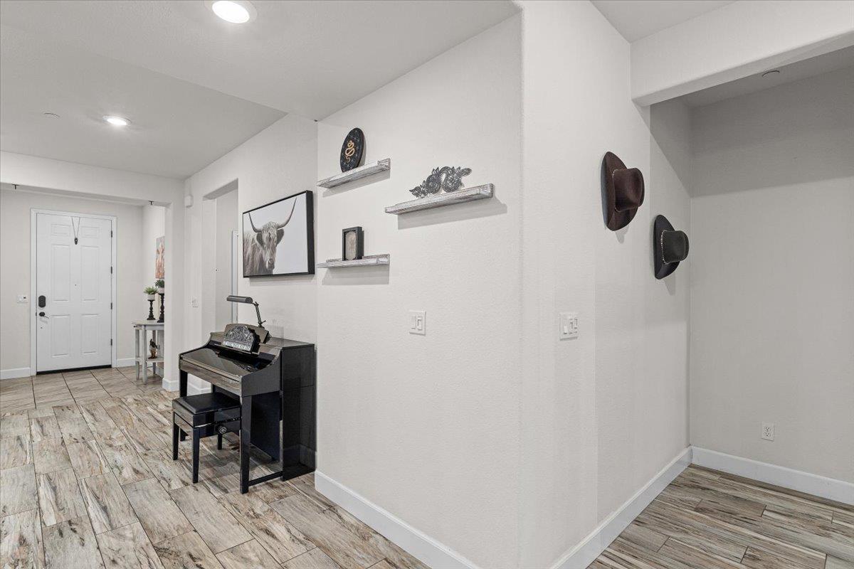 2147 Saffron Dr, Manteca, CA 95337