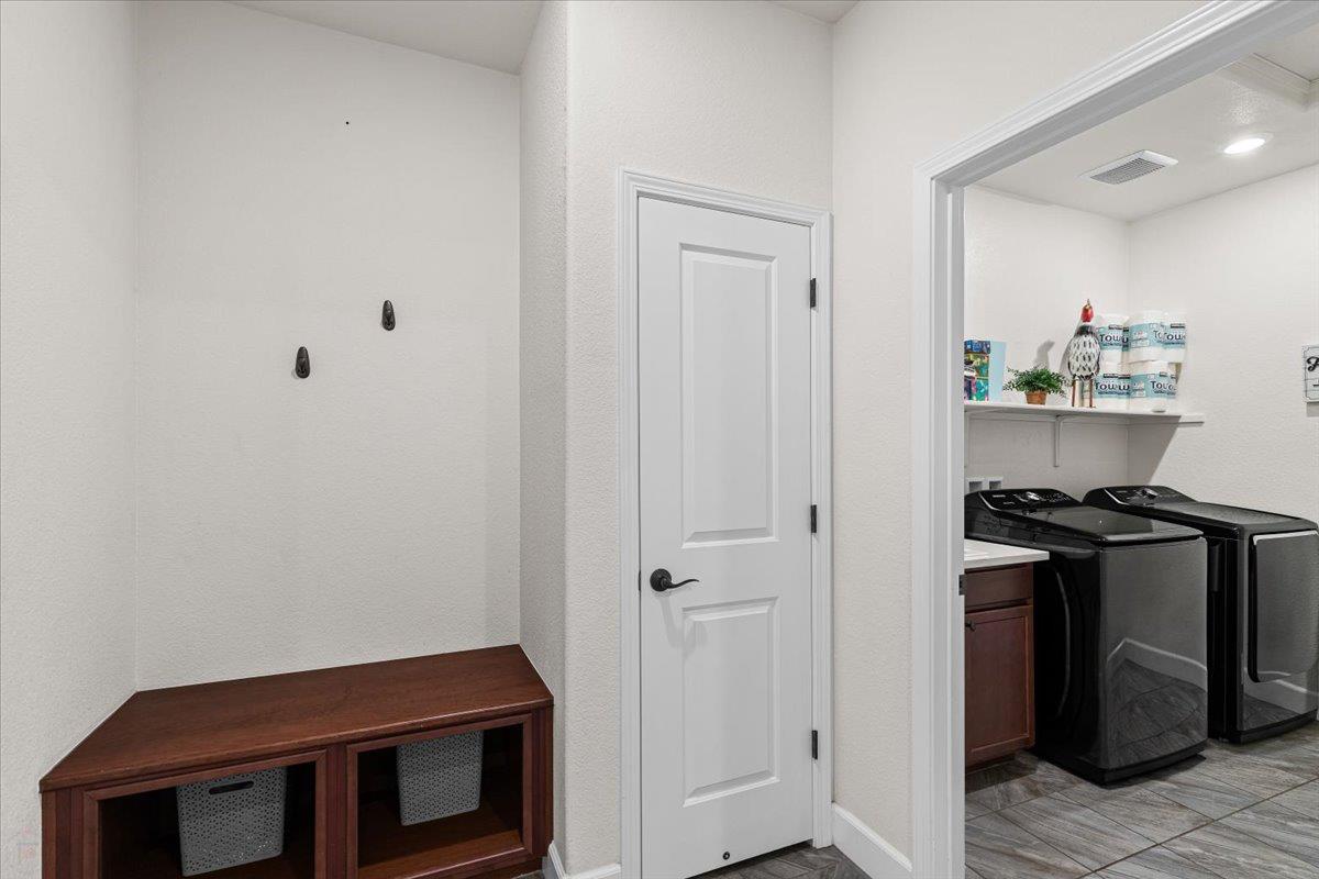 2147 Saffron Dr, Manteca, CA 95337