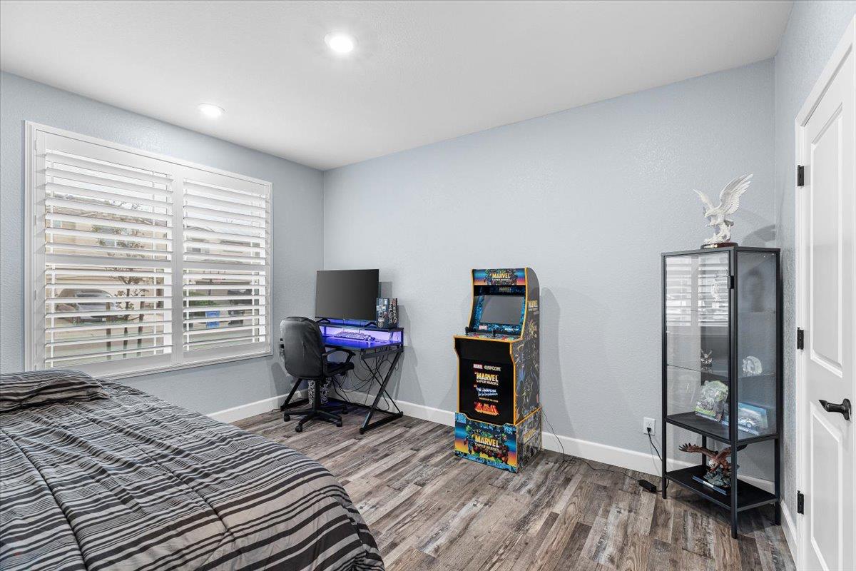 2147 Saffron Dr, Manteca, CA 95337