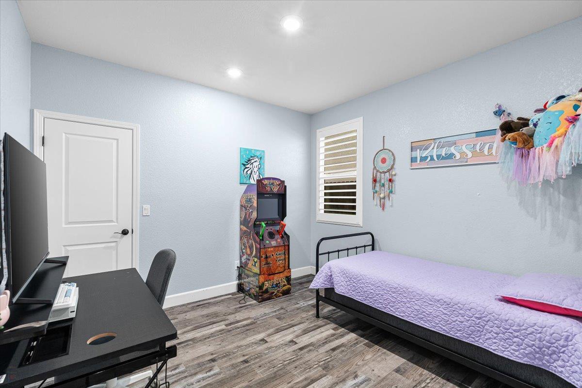 2147 Saffron Dr, Manteca, CA 95337