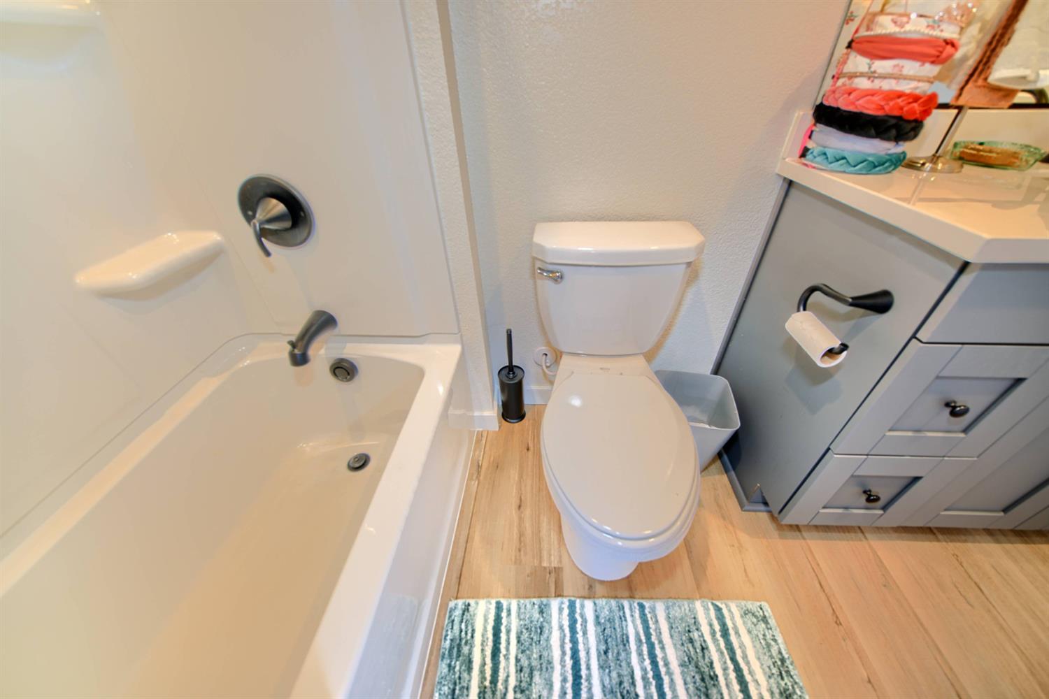 2132 Emerald Ranch Rd, Patterson, CA 95363