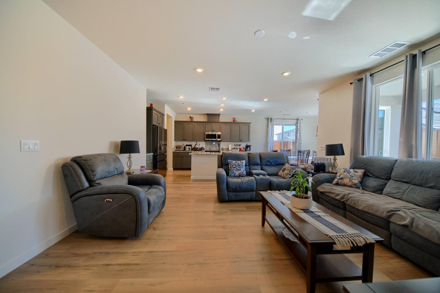 2132 Emerald Ranch Rd, Patterson, CA 95363