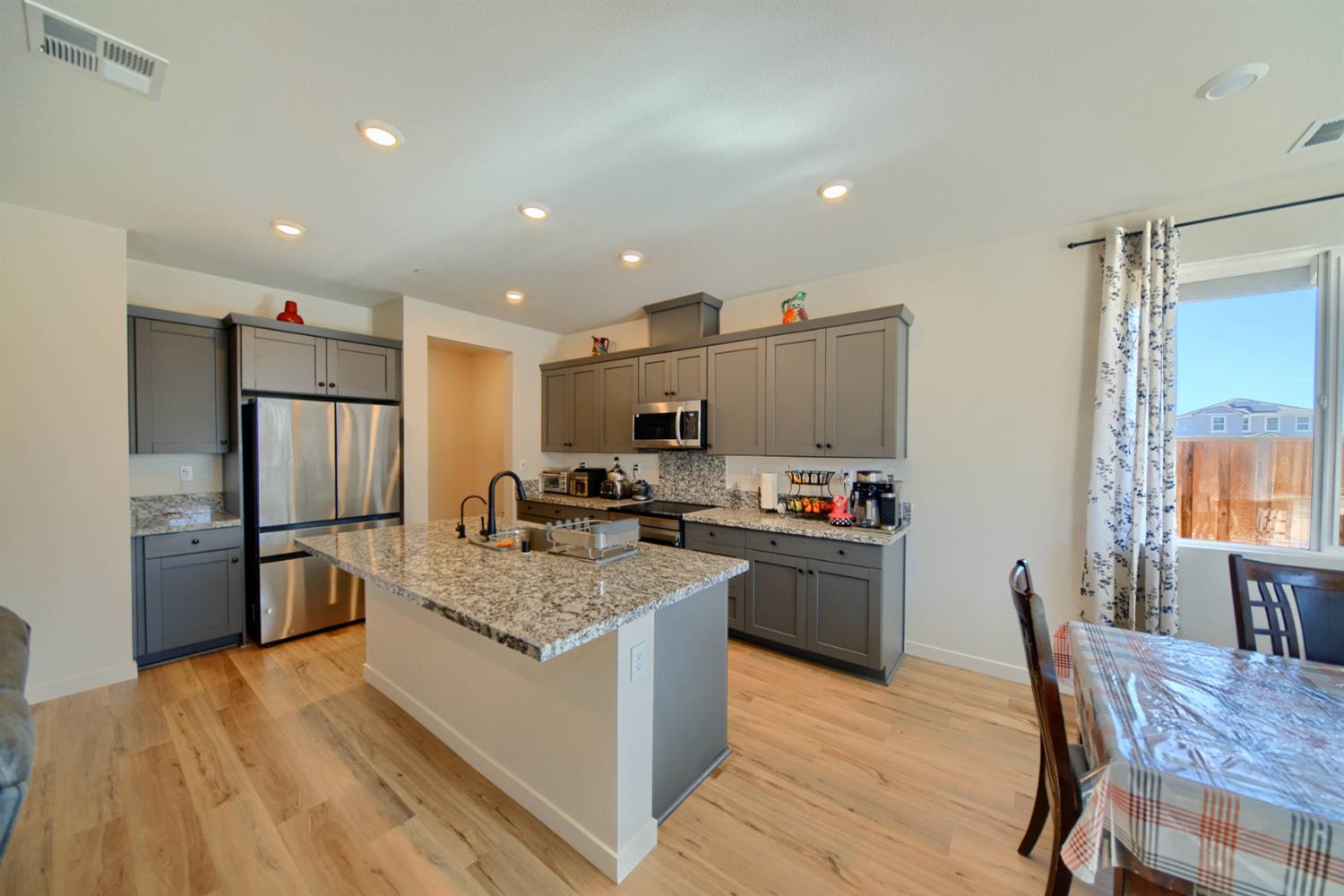 2132 Emerald Ranch Rd, Patterson, CA 95363