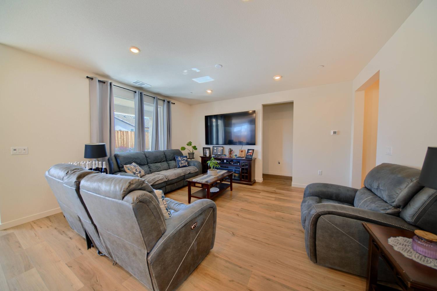 2132 Emerald Ranch Rd, Patterson, CA 95363