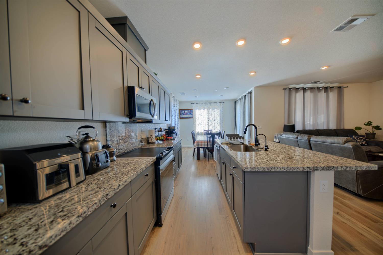 2132 Emerald Ranch Rd, Patterson, CA 95363