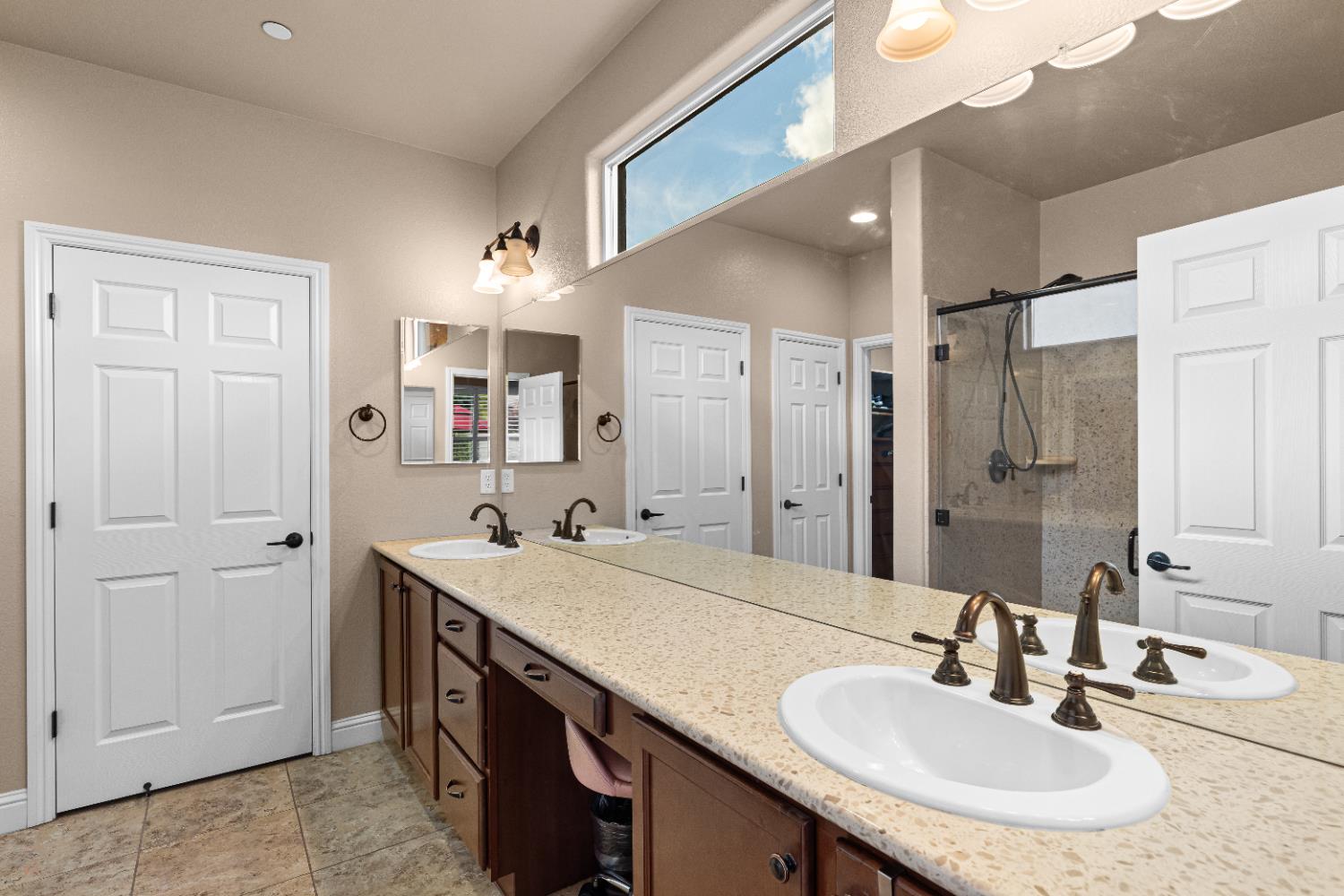 2494 Redbud Way, Manteca, CA 95336