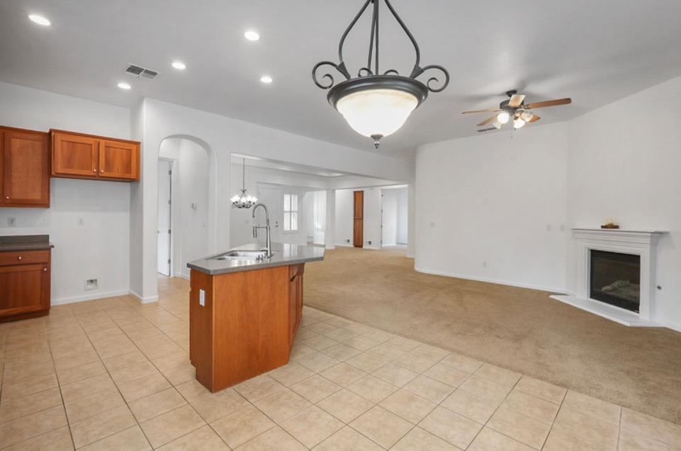 317 Northampton Way, Newman, CA 95360