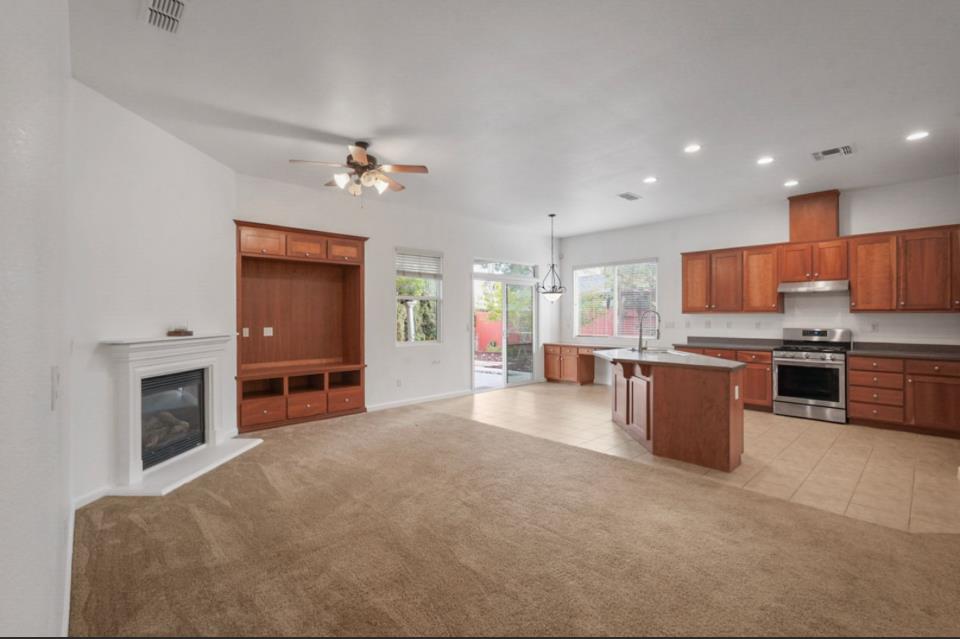 317 Northampton Way, Newman, CA 95360