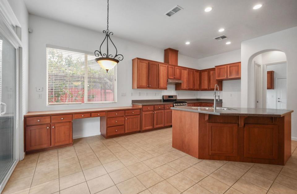 317 Northampton Way, Newman, CA 95360