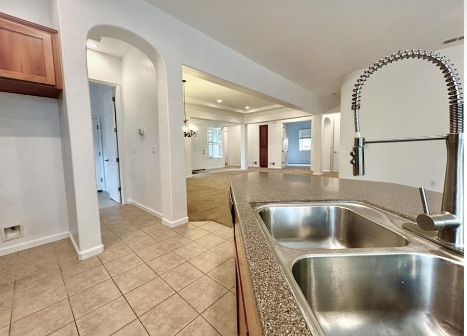 317 Northampton Way, Newman, CA 95360