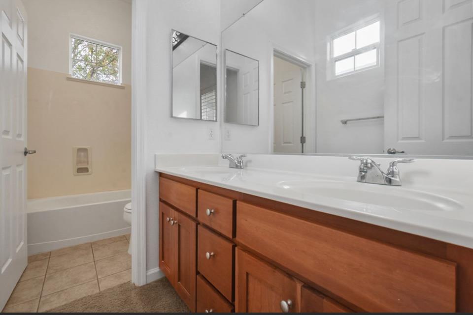 317 Northampton Way, Newman, CA 95360