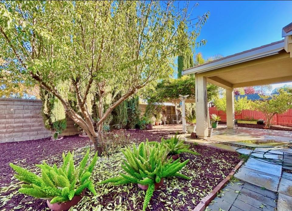 317 Northampton Way, Newman, CA 95360