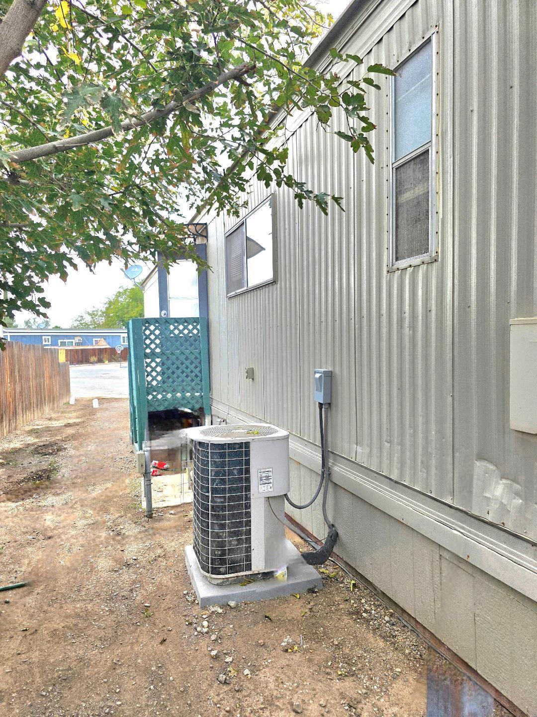 264 MERCURY Cir, Gustine, CA 95322