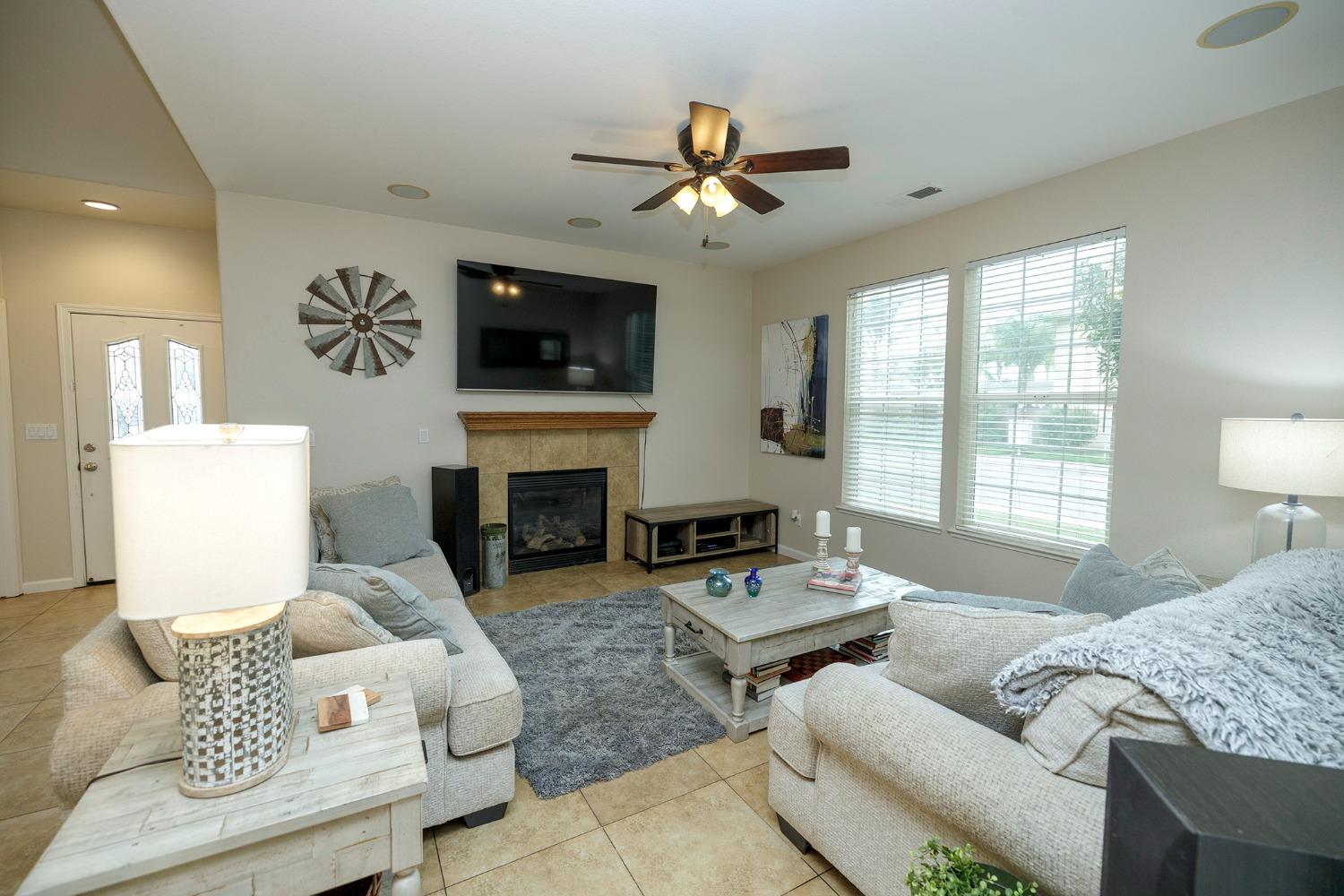 5303 Spaulding Ct, Riverbank, CA 95367