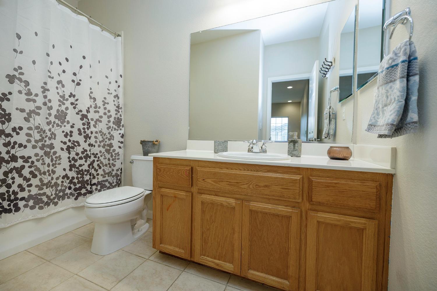 5303 Spaulding Ct, Riverbank, CA 95367