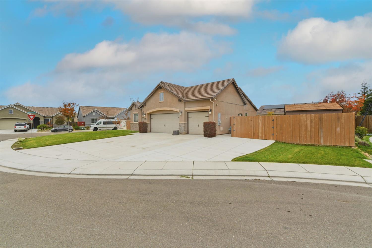 2532 Branden Pl, Manteca, CA 95337