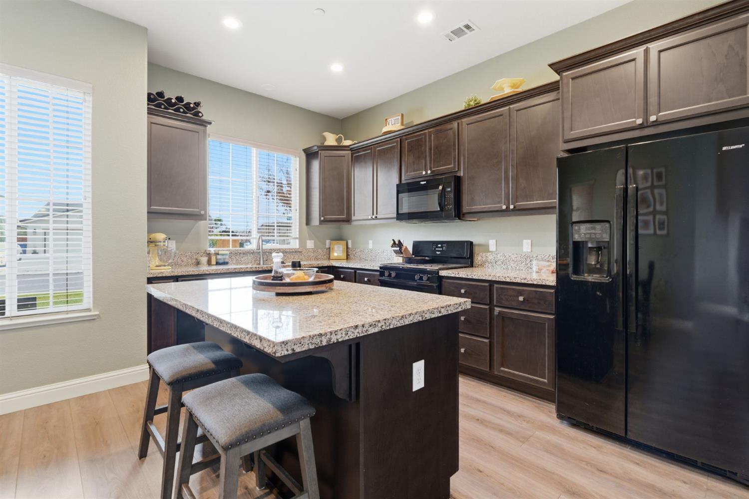 2532 Branden Pl, Manteca, CA 95337