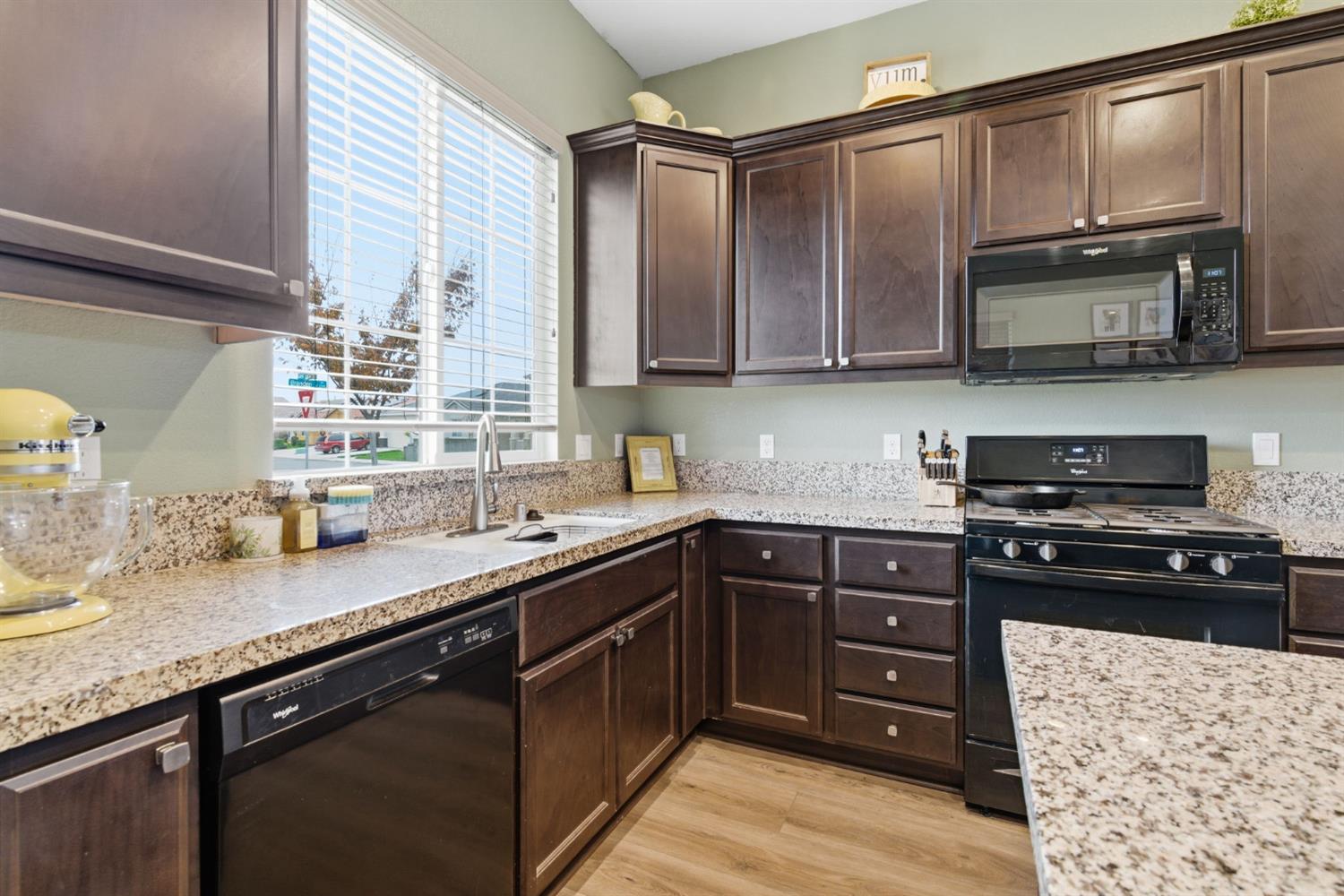 2532 Branden Pl, Manteca, CA 95337