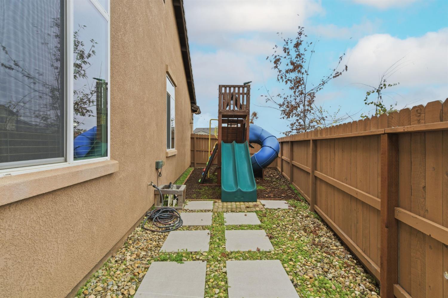 2532 Branden Pl, Manteca, CA 95337