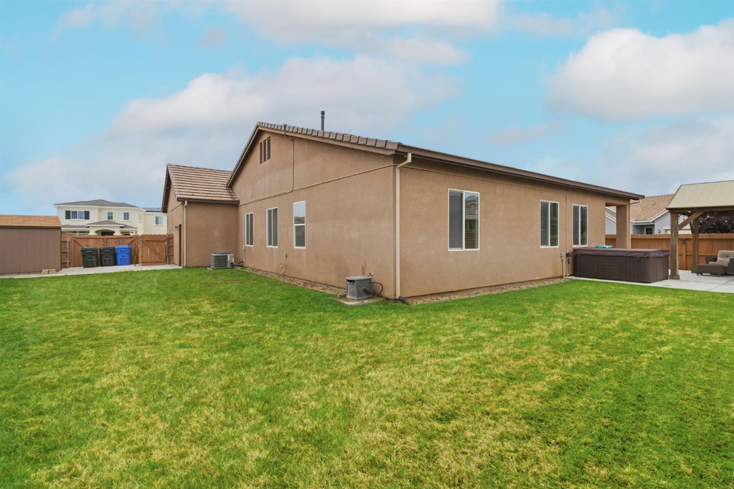 2532 Branden Pl, Manteca, CA 95337