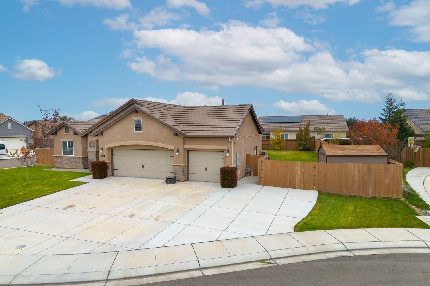 2532 Branden Pl, Manteca, CA 95337