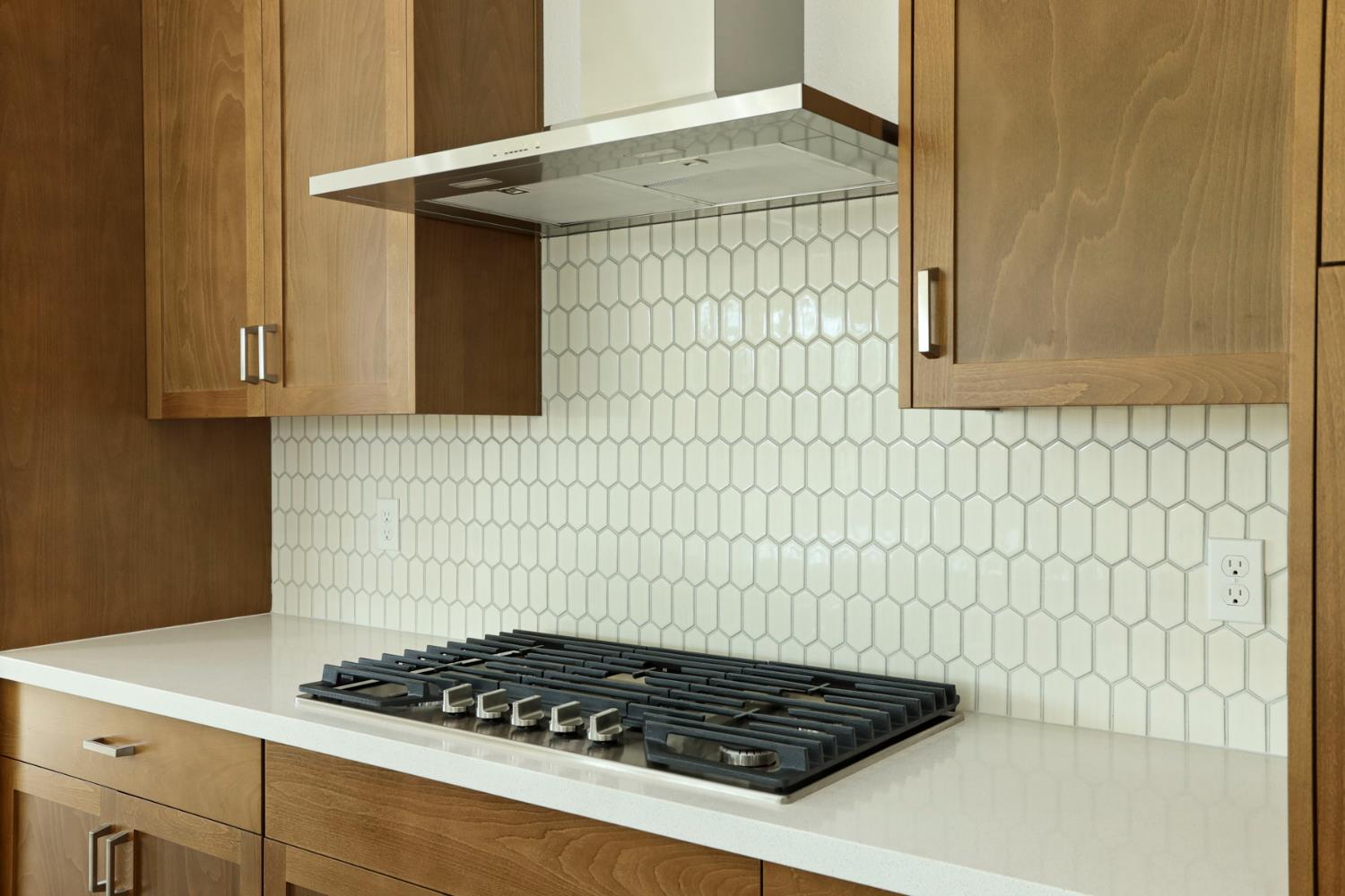 2299 Paramount Ln, Manteca, CA 95337