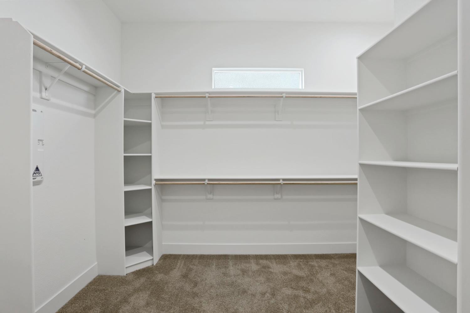 2299 Paramount Ln, Manteca, CA 95337