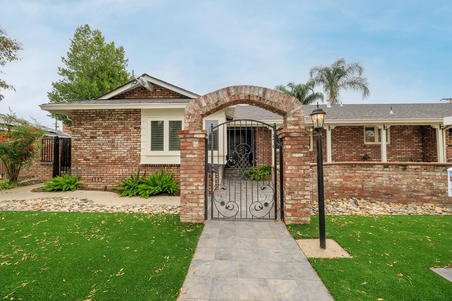 2410 Sherwood Ave, Modesto, CA 95350