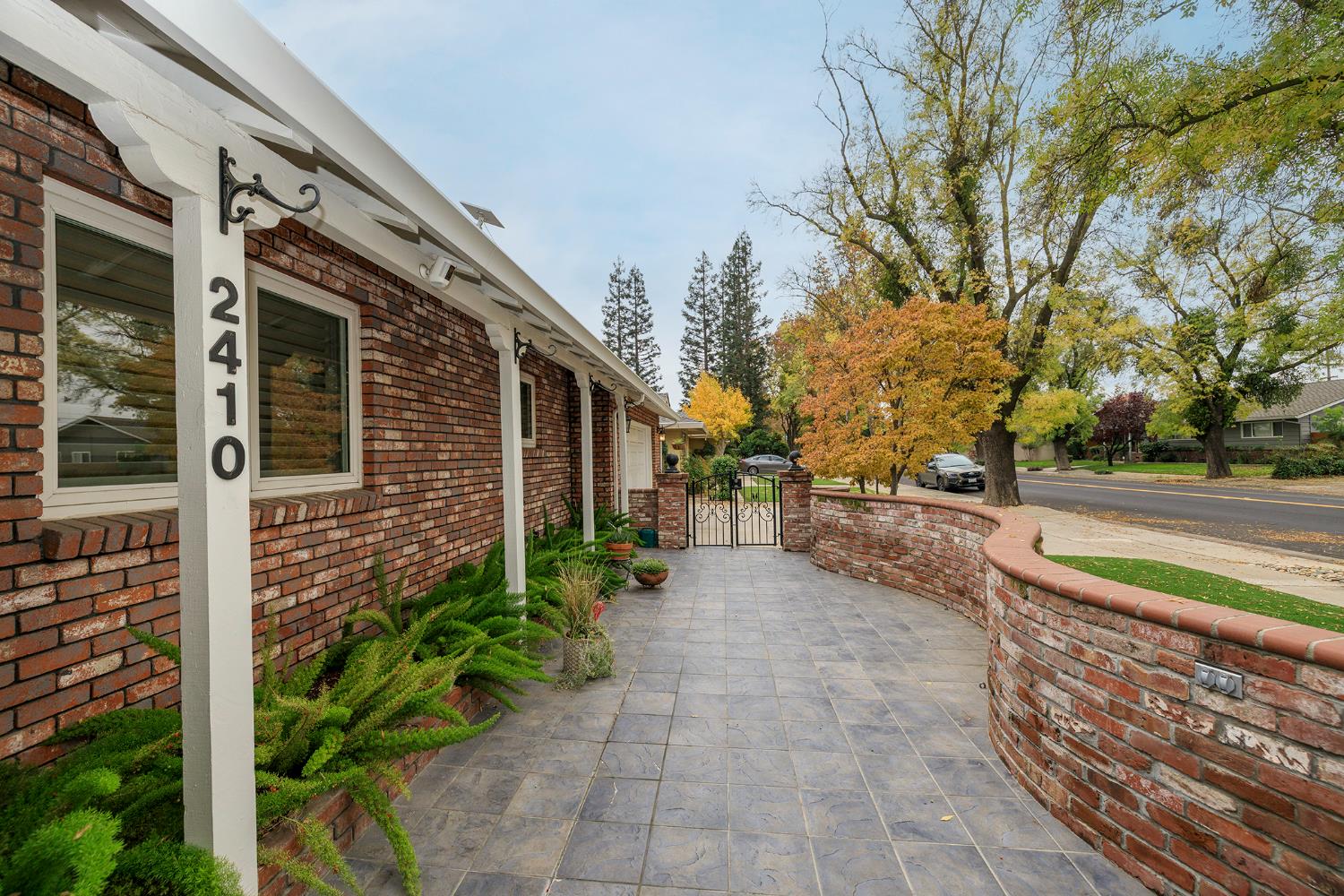 2410 Sherwood Ave, Modesto, CA 95350