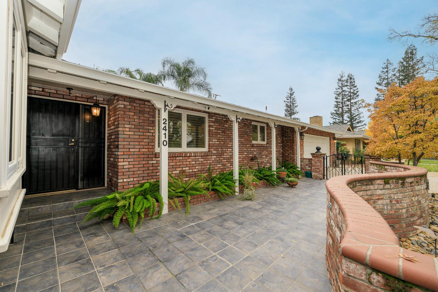 2410 Sherwood Ave, Modesto, CA 95350